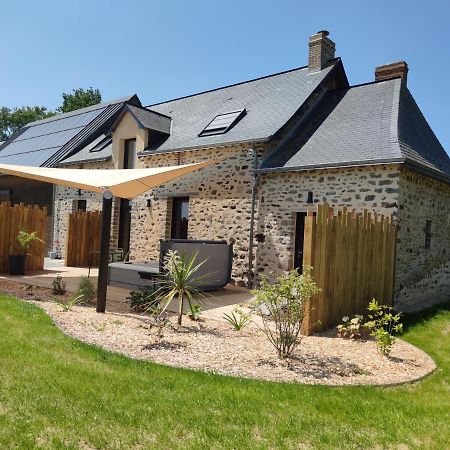 La Douce Halte - Gites Avec Spa Ou Sauna Saint-Ouen-Des-Toits 외부 사진