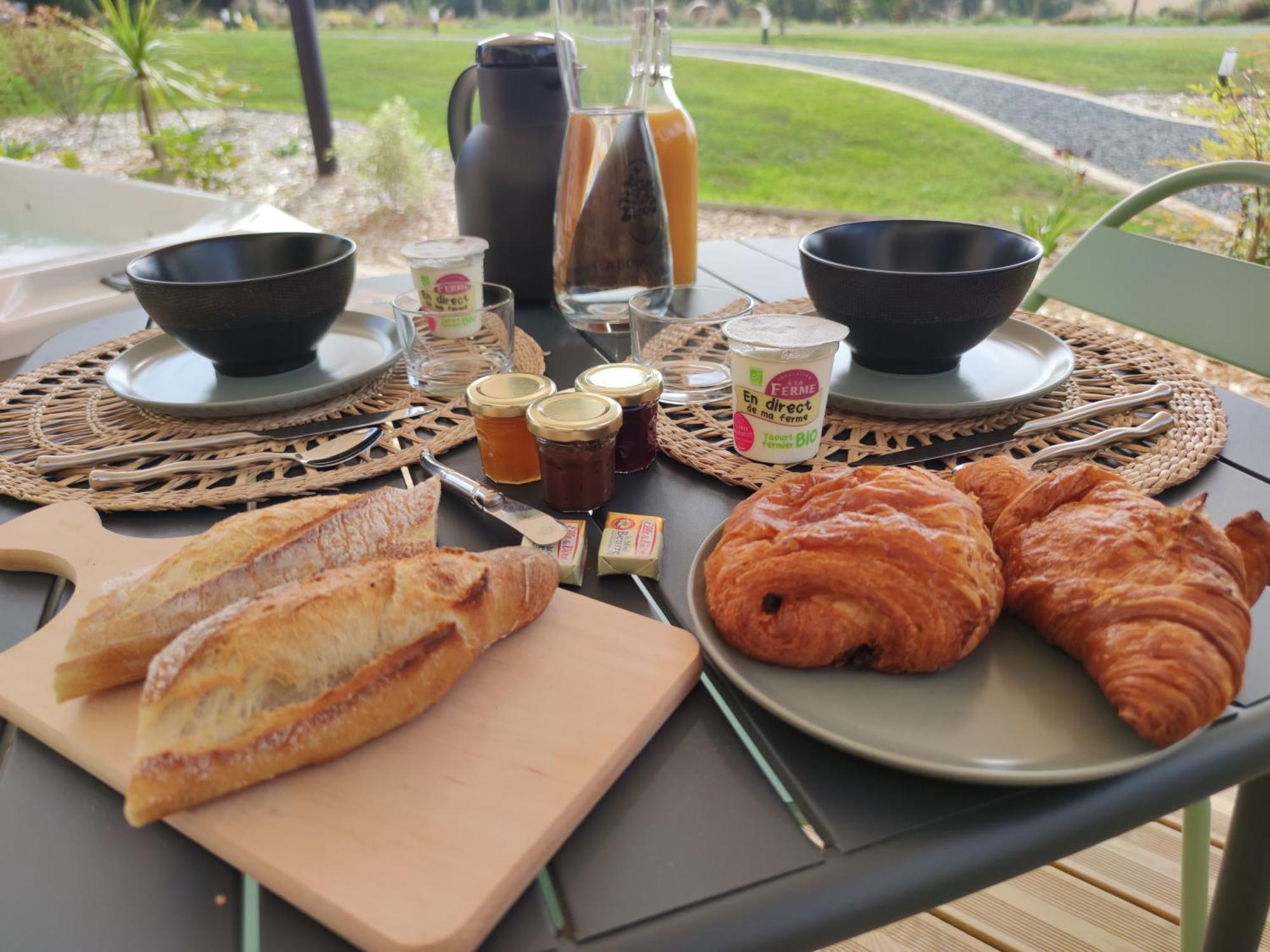 La Douce Halte - Gites Avec Spa Ou Sauna Saint-Ouen-Des-Toits 외부 사진