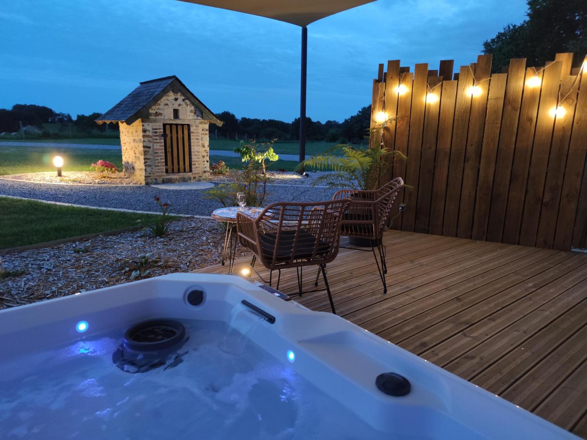 La Douce Halte - Gites Avec Spa Ou Sauna Saint-Ouen-Des-Toits 외부 사진